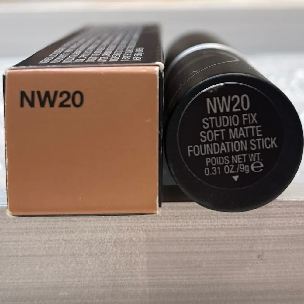 VAULTED ~ MAC ~ ‘NW20’ Studio Fix Soft Matte Foundation Stick ~ FS ~ RARE & HTF